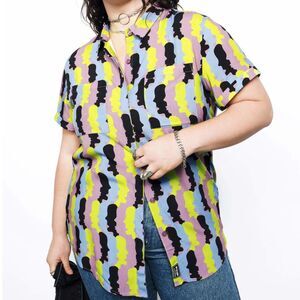 Wildfang The Empower Short Sleeve Button-Up Shirt – Medium Profile (NWT)